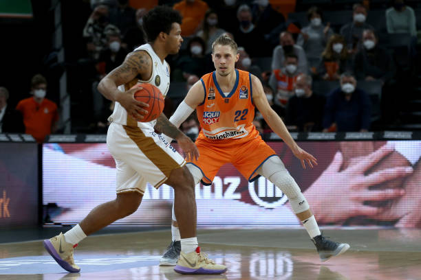 有些措手不 有些措手不